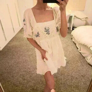 ASOS Farmhouse Floral Sweetheart Neckline Dress White Puff Sleeve Knee Length